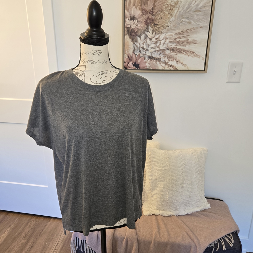 Women's Under Armour Tshirt